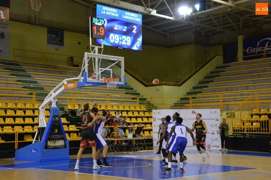 Foto 7 - La Antigua Tormes cierra la pretemporada con triunfo en W&uuml;rzburg frente al Zamora (67-62)