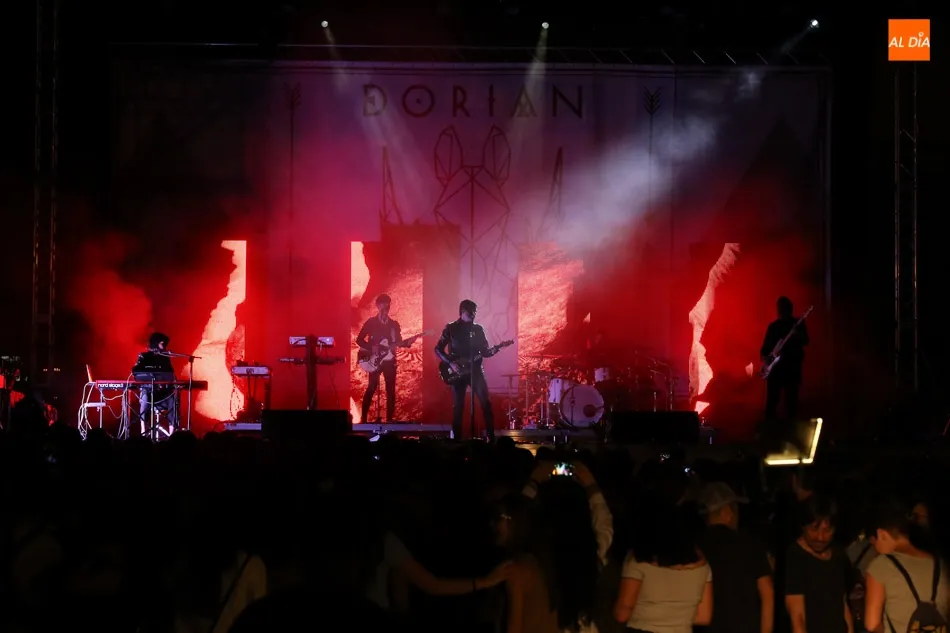 Foto 10 - Dorian encandila con su estilo personal a Salamanca en un ambiente muy universitario