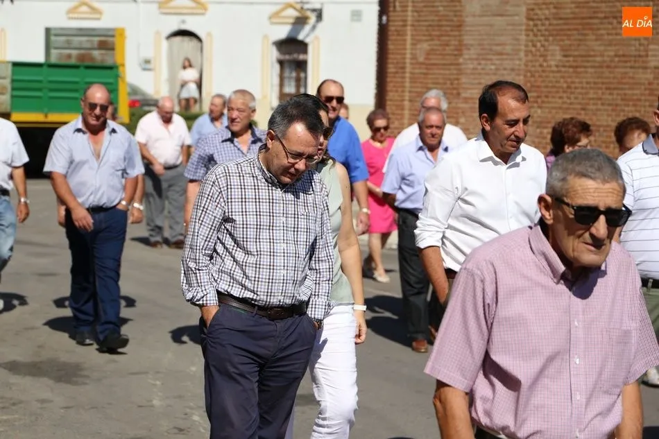 Foto 10 - San Miguel recorre las calles acompa&ntilde;ado por los vecinos