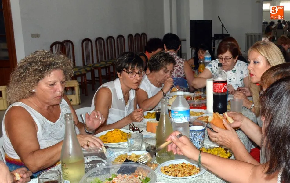 Foto 8 - Una paella abre la jornada de convivencia de las mujeres de la asociaci&oacute;n &lsquo;Villa de Lumbrales&rsquo;