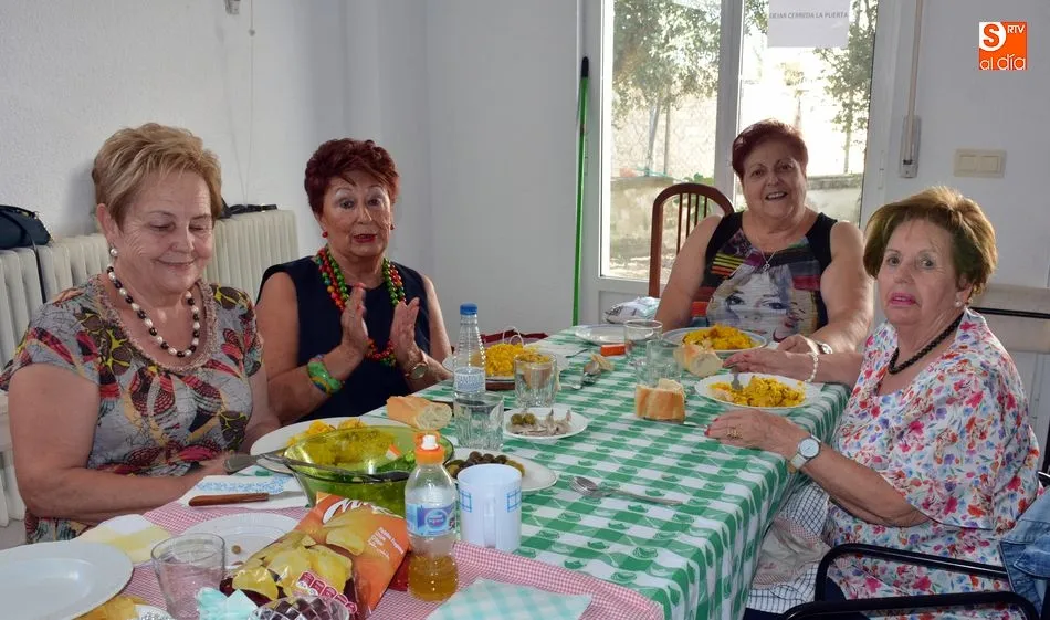 Foto 5 - Una paella abre la jornada de convivencia de las mujeres de la asociaci&oacute;n &lsquo;Villa de Lumbrales&rsquo;