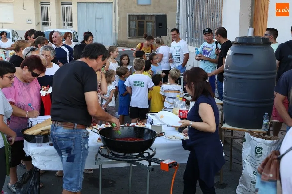La fiestas ha contado con sorteos, chorizo y limonada