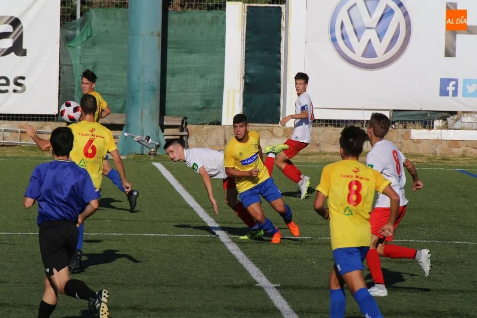 Foto 2 - El Santa Marta empata frente a La Amistad y sigue en el pelot&oacute;n de cabeza de la tabla (1-1)