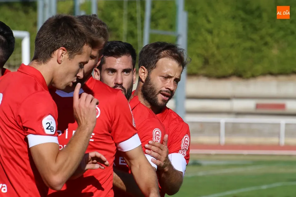 Foto 4 - La Cultural Leonesa agrava la mala racha de Unionistas (0-1)
