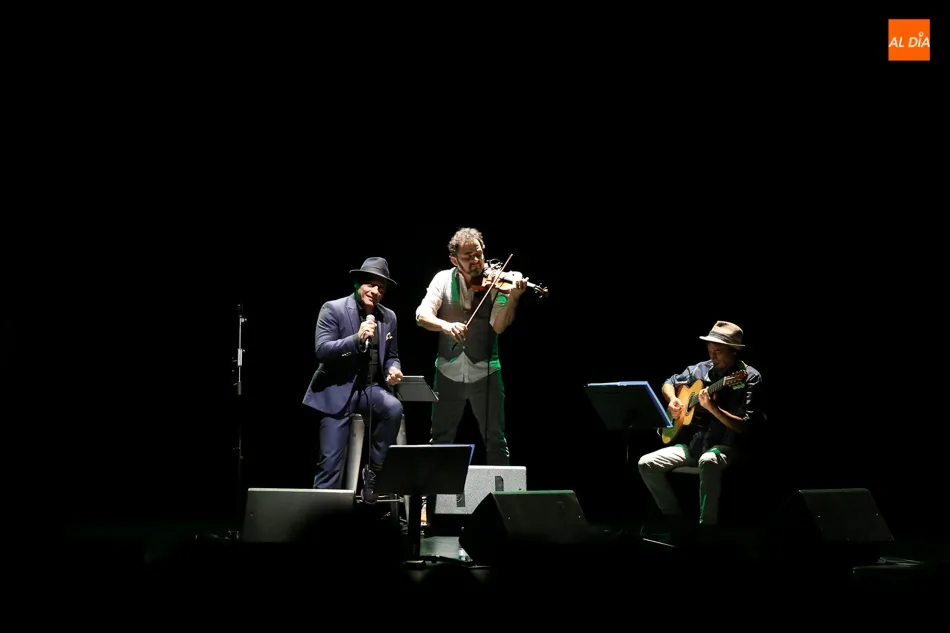 Foto 11 - Toni Zenet inunda de m&uacute;sica el CAEM con su nuevo trabajo &lsquo;Si sucede, conviene&rsquo;  
