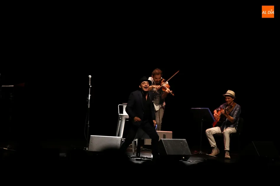 Foto 3 - Toni Zenet inunda de m&uacute;sica el CAEM con su nuevo trabajo &lsquo;Si sucede, conviene&rsquo;  