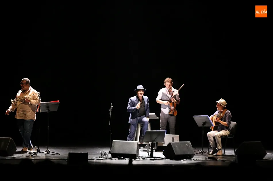 Foto 2 - Toni Zenet inunda de m&uacute;sica el CAEM con su nuevo trabajo &lsquo;Si sucede, conviene&rsquo;  