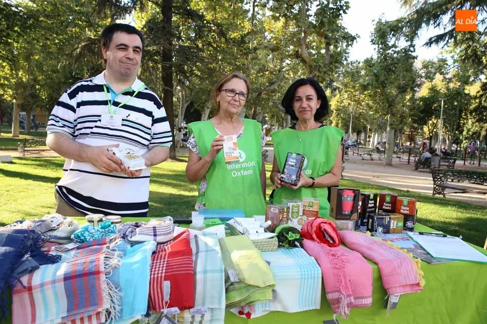 Foto 4 - M&aacute;s de 20 colectivos del &aacute;mbito del voluntariado exhiben su trabajo en La Alamedilla  