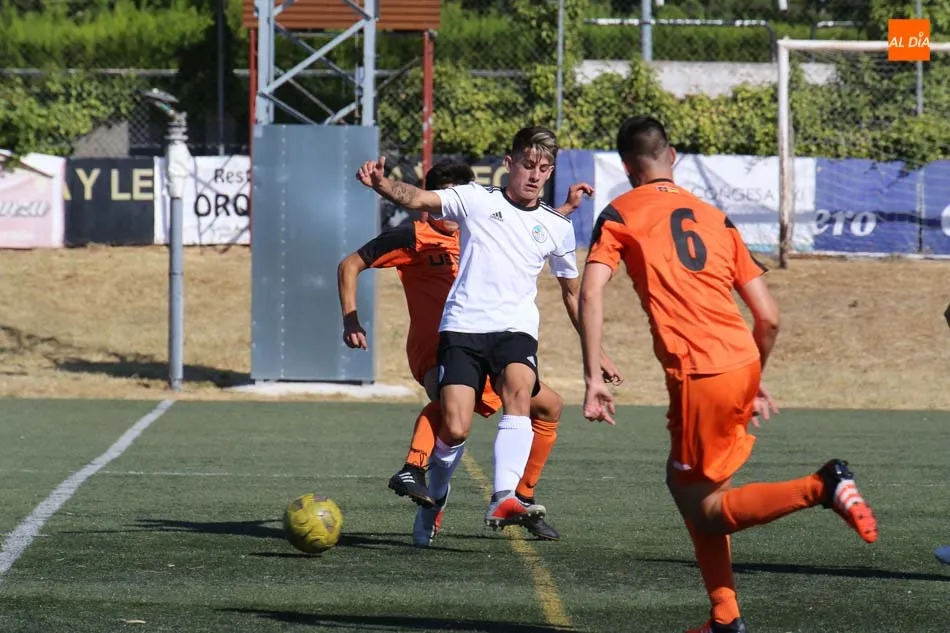 Foto 10 - Duro rev&eacute;s para el Santa Marta en Liga Nacional y primera victoria del Salamanca en Regional...