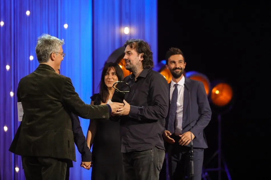 Concha de Oro para Isaki Lacuesta por Entre dos aguas. Foto: @sansebastianfes