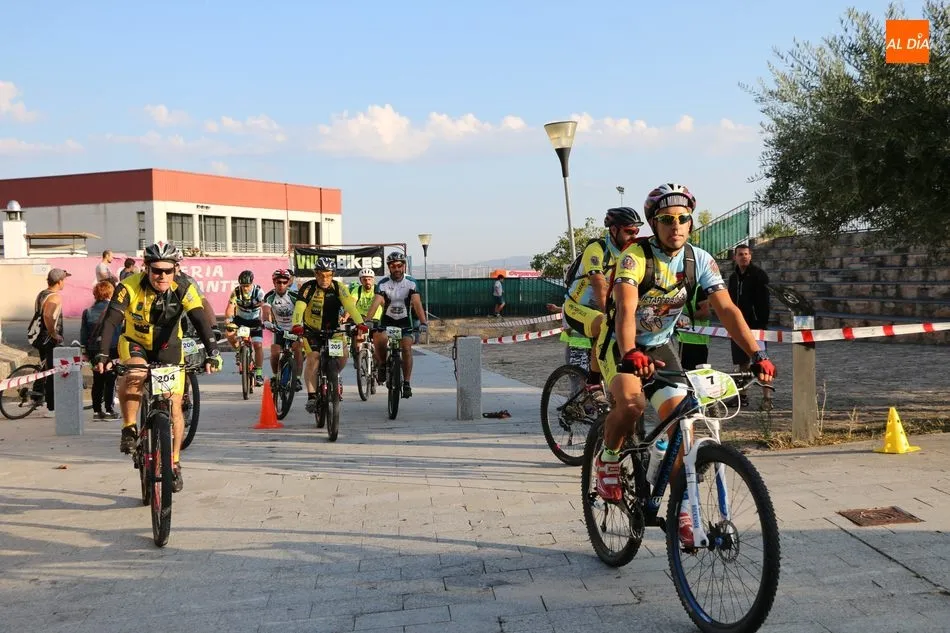Foto 10 - Excelente participaci&oacute;n en la Marcha BTT Arribes Race de Aldead&aacute;vila con 150 ciclistas  