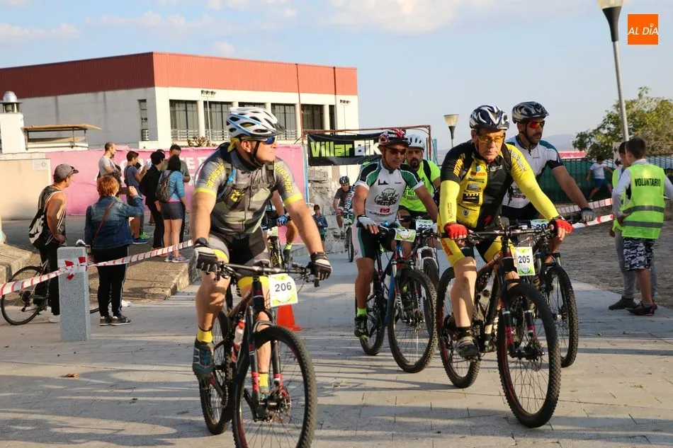 Foto 7 - Excelente participaci&oacute;n en la Marcha BTT Arribes Race de Aldead&aacute;vila con 150 ciclistas  