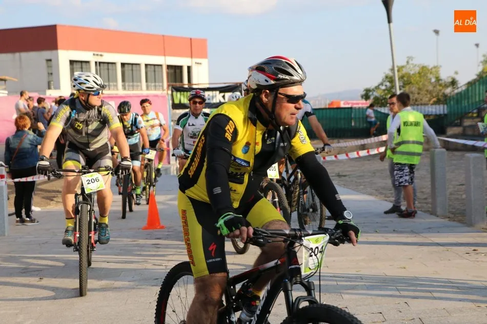 Foto 6 - Excelente participaci&oacute;n en la Marcha BTT Arribes Race de Aldead&aacute;vila con 150 ciclistas  