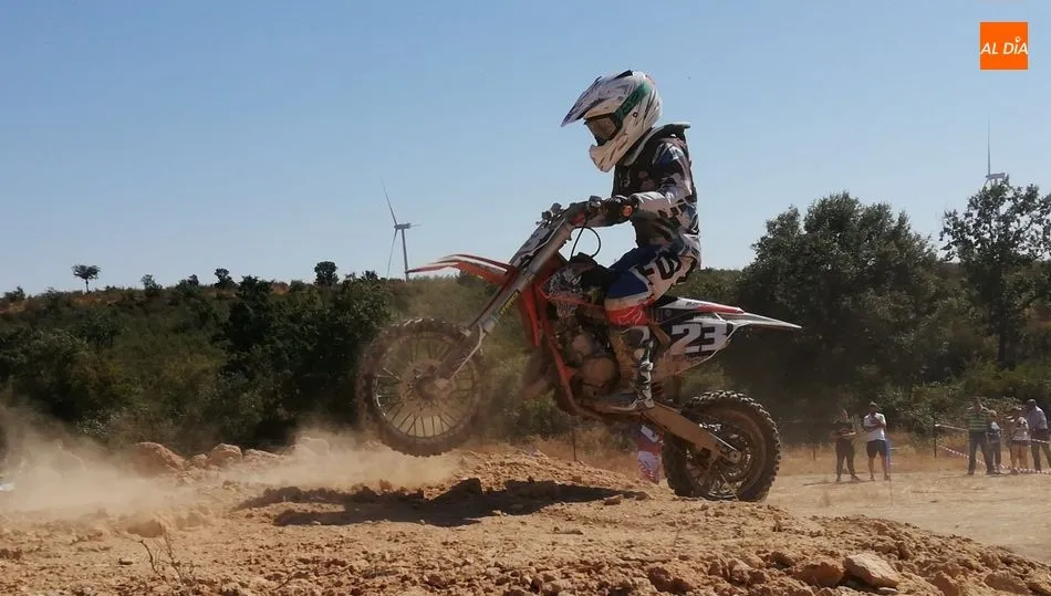 Ander Redero probando el nuevo circuito de Palacios del Arzobispo con KTM 65