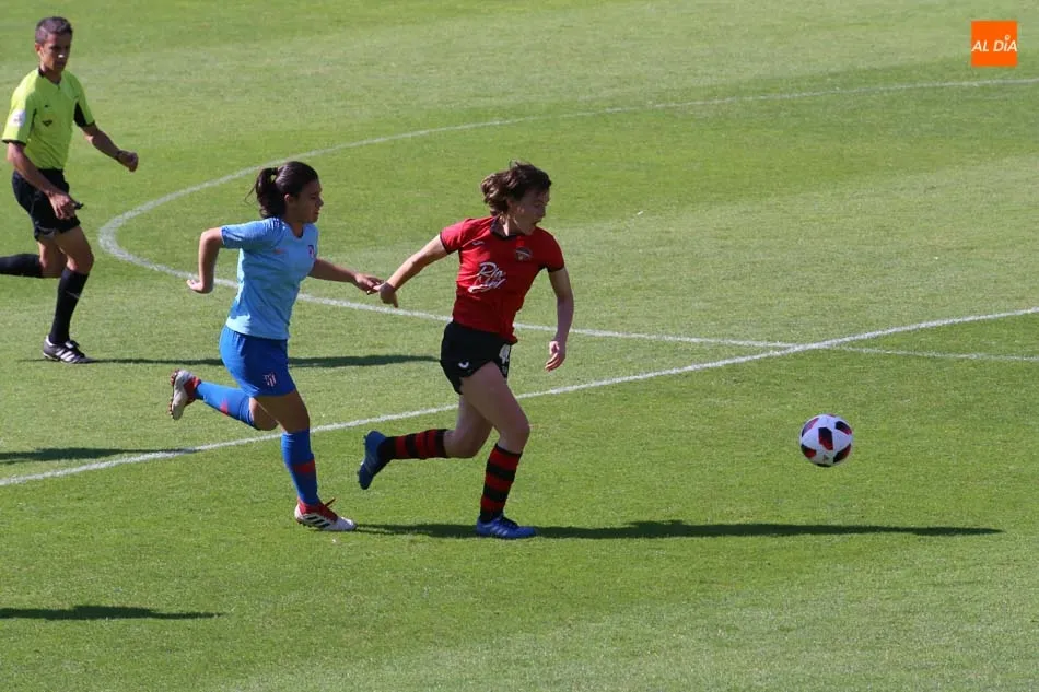 Foto 4 - El Salamanca FF deslumbra en el Helm&aacute;ntico con un triunfo hist&oacute;rico (4-1)