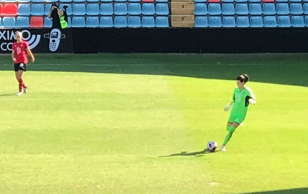 Foto 5 - Carmen &Aacute;lvarez entra en la historia marcando un hat-trick en el Helm&aacute;ntico  