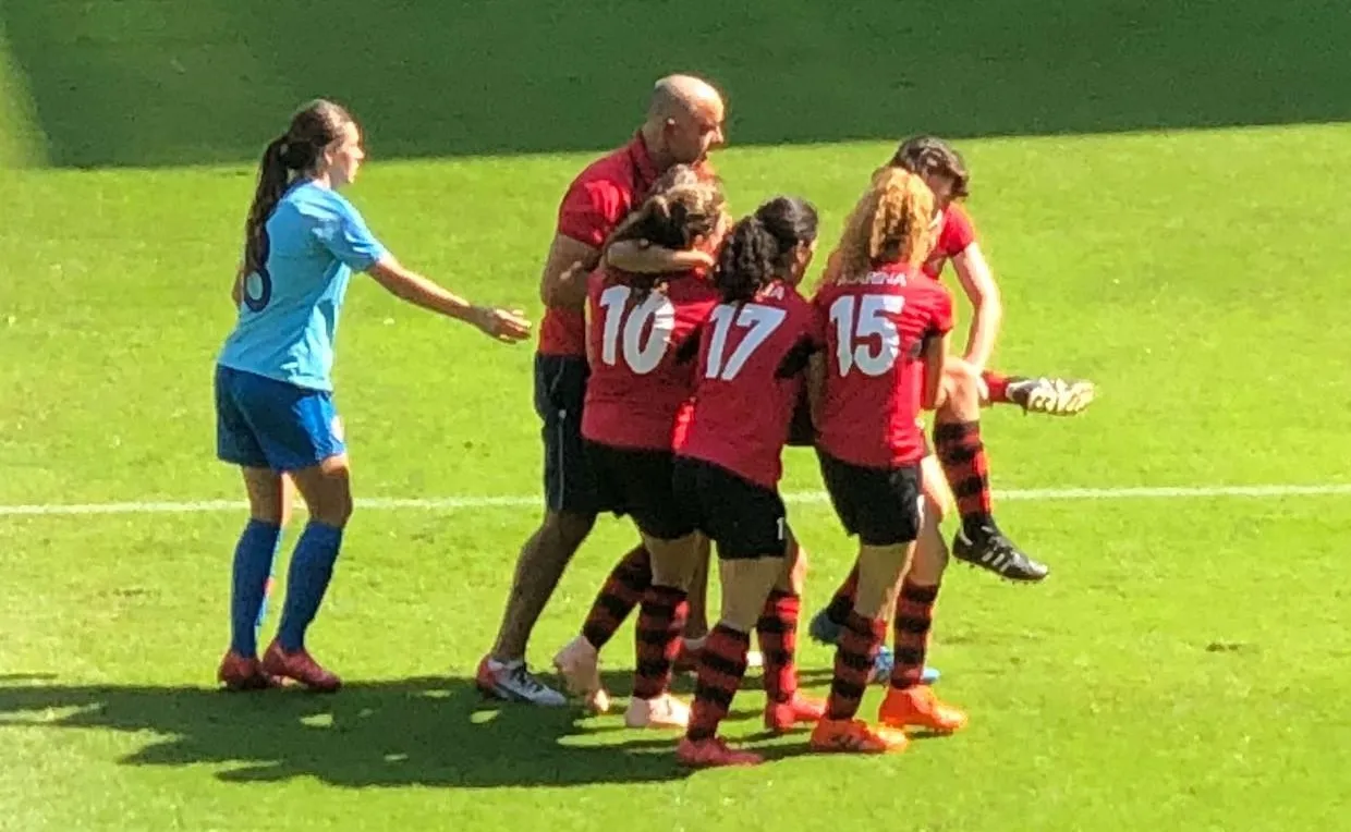 Foto 2 - Carmen &Aacute;lvarez entra en la historia marcando un hat-trick en el Helm&aacute;ntico  