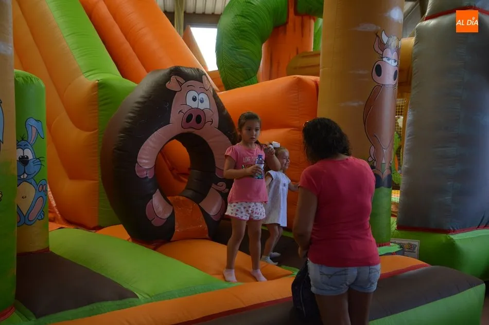 Foto 6 - Saltos de altura y mucha diversi&oacute;n en el parque infantil de Santiz  