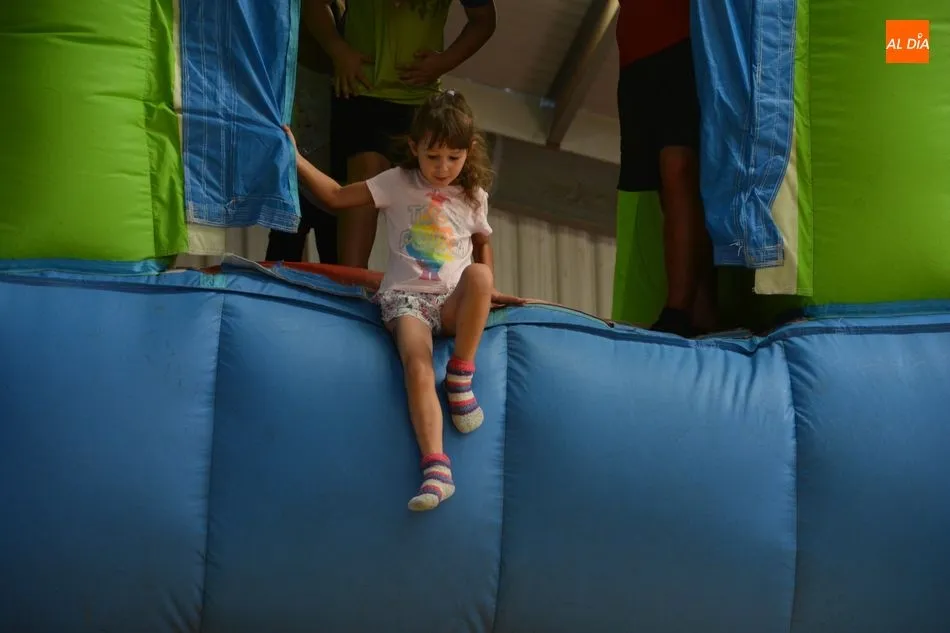 Foto 5 - Saltos de altura y mucha diversi&oacute;n en el parque infantil de Santiz  