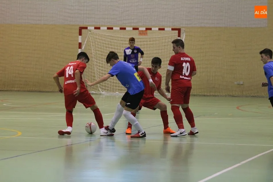 Foto 6 - El Alhambra Juvenil vence con autoridad al CD Trepalio