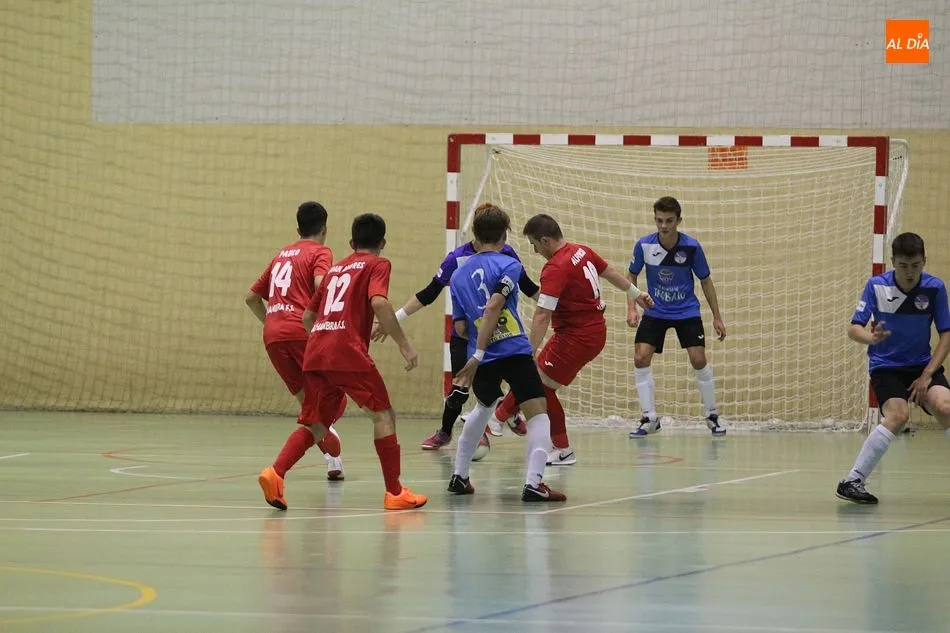 Foto 5 - El Alhambra Juvenil vence con autoridad al CD Trepalio