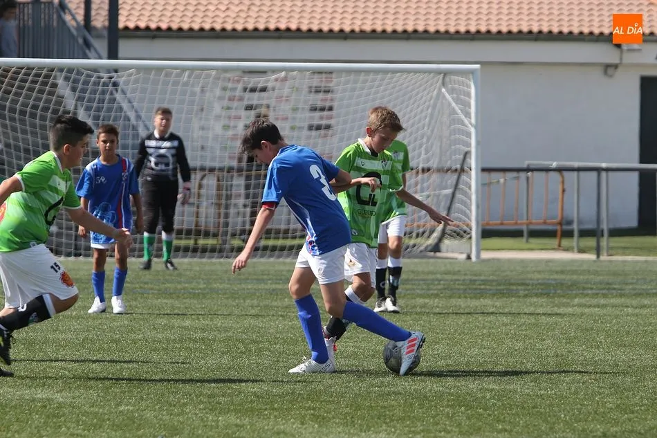 Foto 6 - La Escuela del CD Guijuelo inicia la liga con cinco victorias