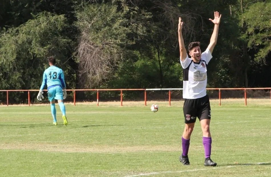 Foto 6 - El Ciudad Rodrigo rasca un punto contra el Universidad de Valladolid en el tramo final  