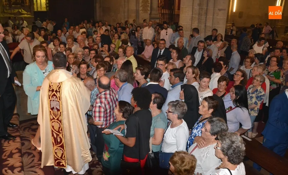 Foto 8 - La Catedral se queda peque&ntilde;a en la Ordenaci&oacute;n Sacerdotal de Miguel &Aacute;ngel Garc&iacute;a Miguel  