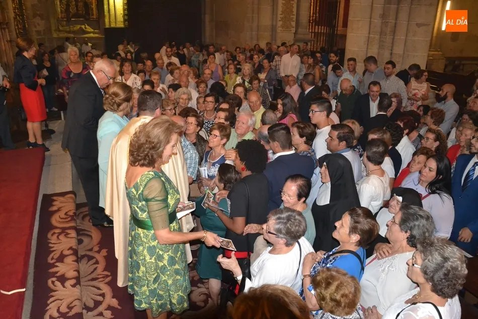 Foto 6 - La Catedral se queda peque&ntilde;a en la Ordenaci&oacute;n Sacerdotal de Miguel &Aacute;ngel Garc&iacute;a Miguel  