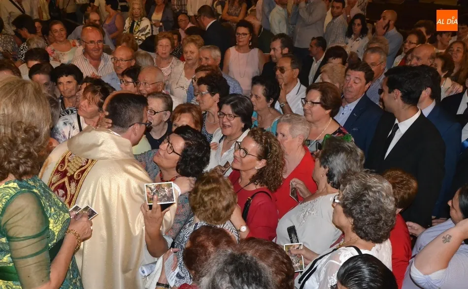 Foto 4 - La Catedral se queda peque&ntilde;a en la Ordenaci&oacute;n Sacerdotal de Miguel &Aacute;ngel Garc&iacute;a Miguel  