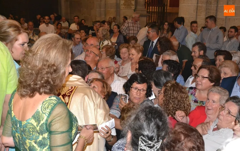 Foto 3 - La Catedral se queda peque&ntilde;a en la Ordenaci&oacute;n Sacerdotal de Miguel &Aacute;ngel Garc&iacute;a Miguel  