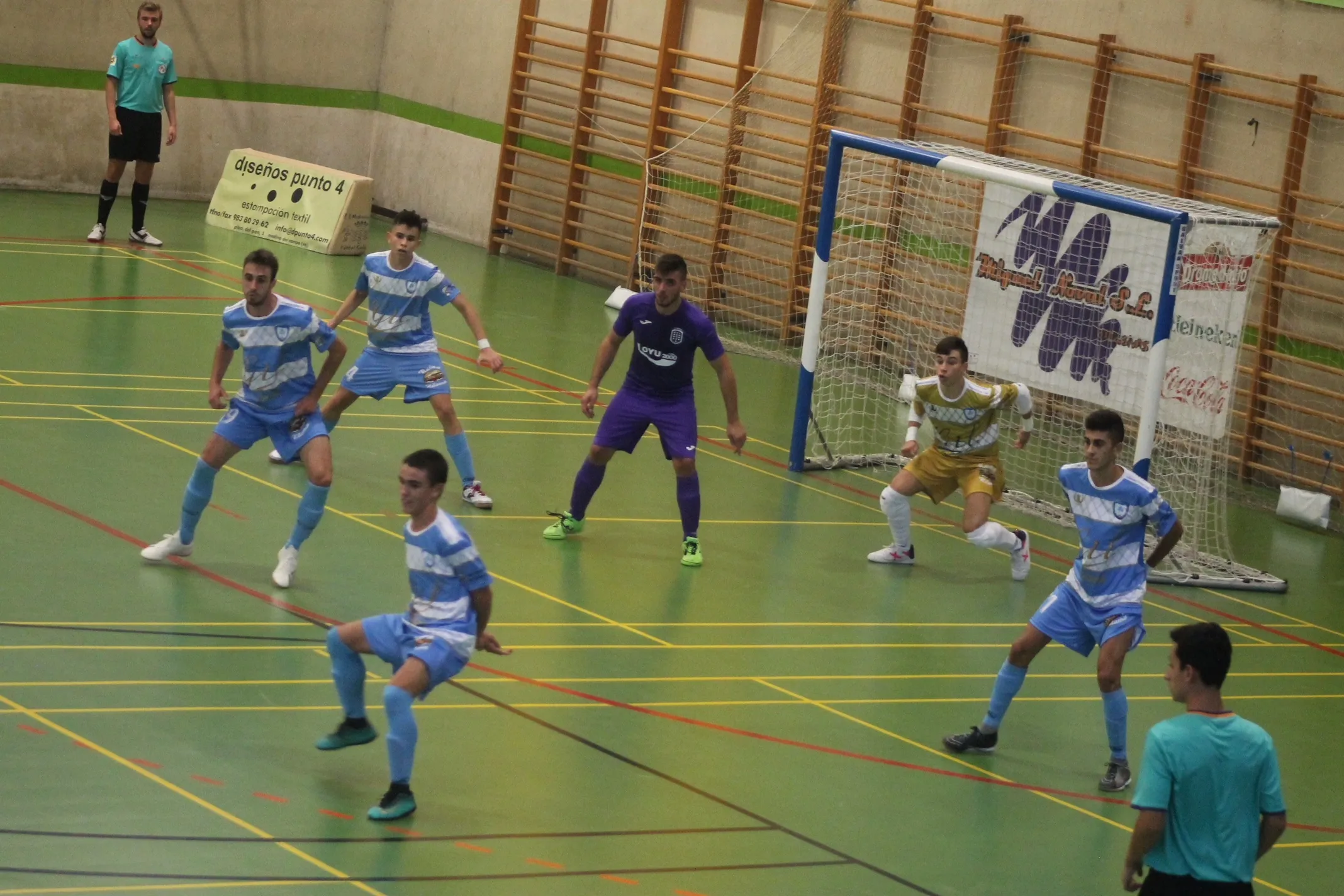Foto 2 - El Confiter&iacute;as Gil Salamanca FS debuta con victoria en la liga (3-5)
