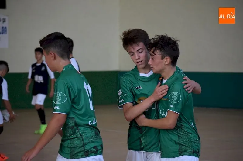 Foto 8 - El Piensos Dur&aacute;n Albense Cadete deja escapar dos puntos ante el River Zamora (4-4)