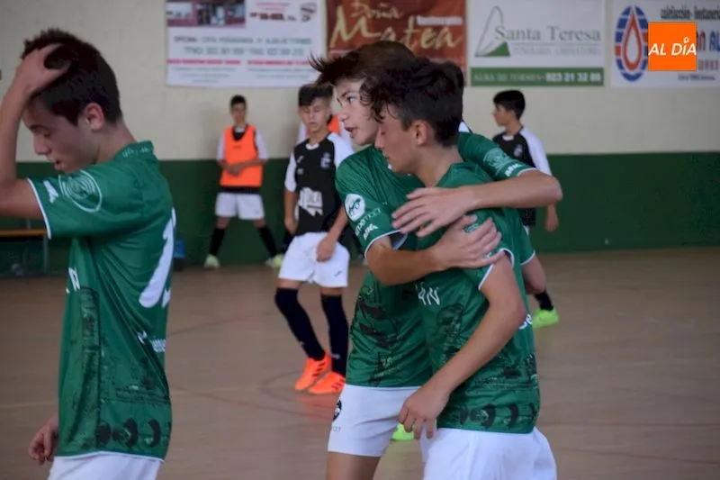 Foto 7 - El Piensos Dur&aacute;n Albense Cadete deja escapar dos puntos ante el River Zamora (4-4)