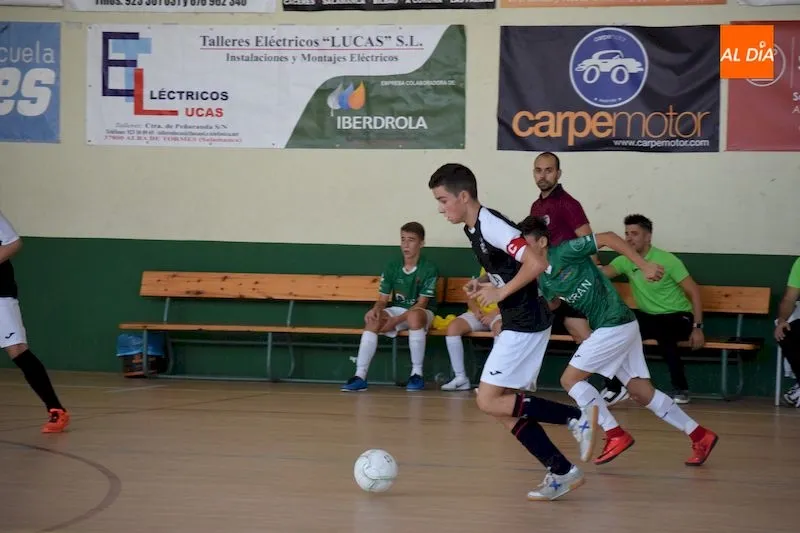 Foto 3 - El Piensos Dur&aacute;n Albense Cadete deja escapar dos puntos ante el River Zamora (4-4)