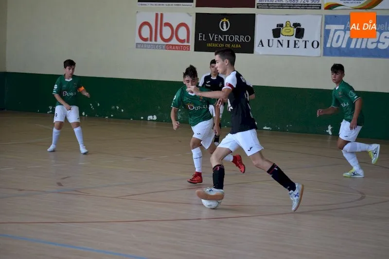 Foto 2 - El Piensos Dur&aacute;n Albense Cadete deja escapar dos puntos ante el River Zamora (4-4)