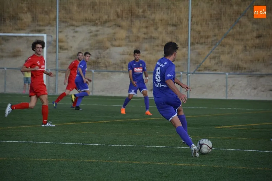 Foto 10 - El Hergar se lleva el derbi frente al Pe&ntilde;aranda (3-1) y el Salamanca UDS se impone a domicilio en...