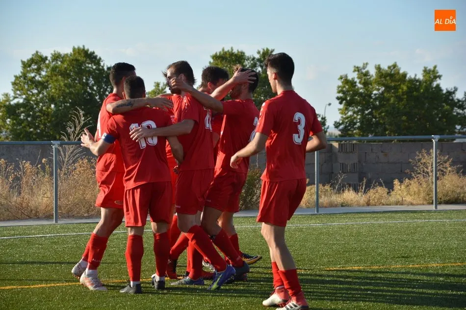 Foto 8 - El Hergar se lleva el derbi frente al Pe&ntilde;aranda (3-1) y el Salamanca UDS se impone a domicilio en...