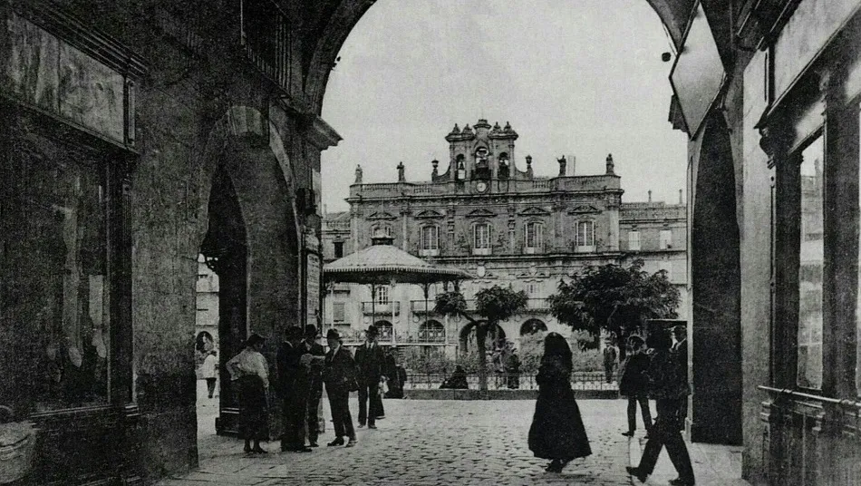 Foto 3 - La Plaza Mayor desde Poeta Iglesias