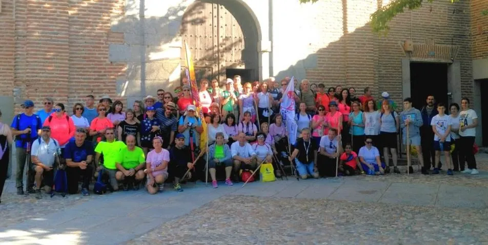 Foto 4 - Pe&ntilde;arandilla, punto y final de la cuarta jornada de Peregrinaci&oacute;n y Cultura  