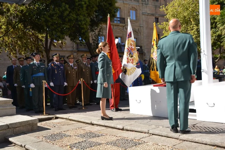 Foto 9 - Centenares de salmantinos presencian el izado de la bandera espa&ntilde;ola en Los Bandos
