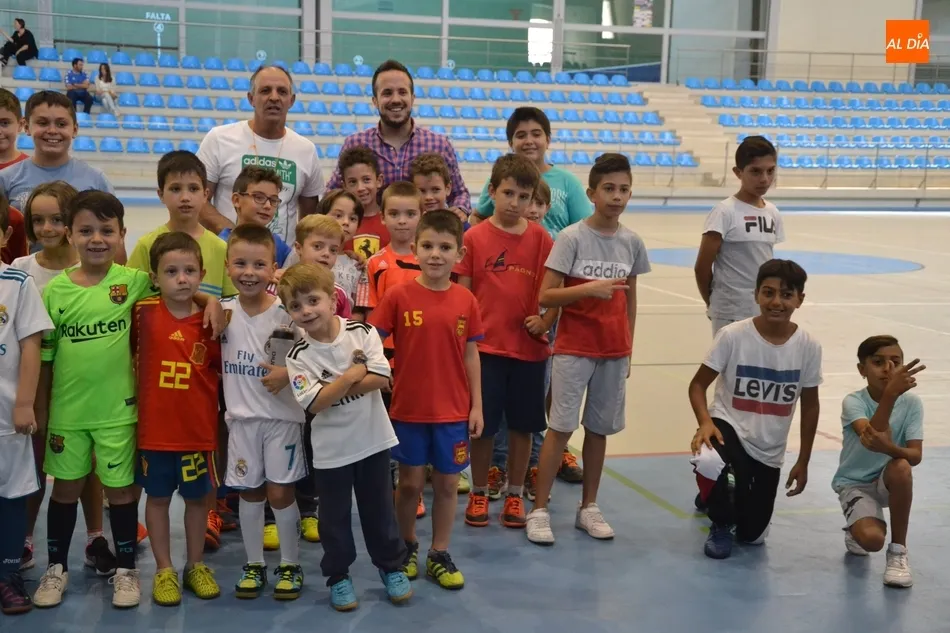 Foto 2 - La Escuela Municipal de F&uacute;tbol Sala arranca la temporada con todas las plazas cubiertas  