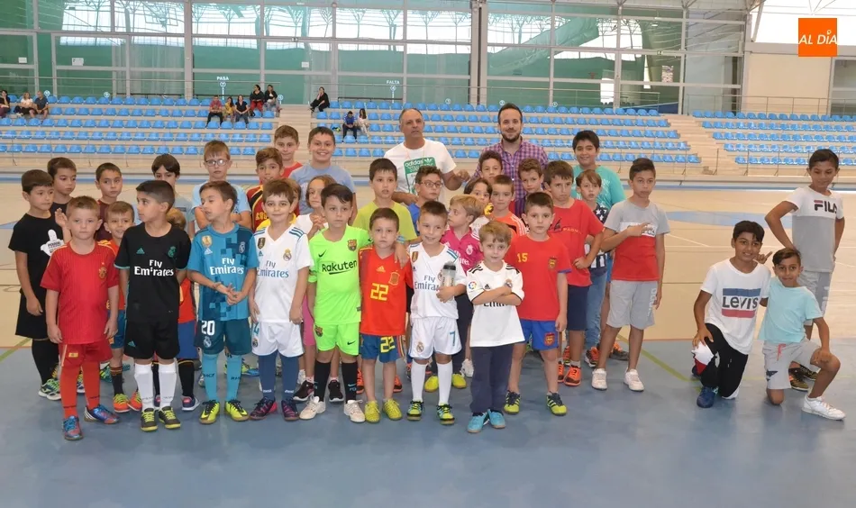 La Escuela Municipal de Fútbol Sala arranca la temporada con todas las plazas cubiertas  