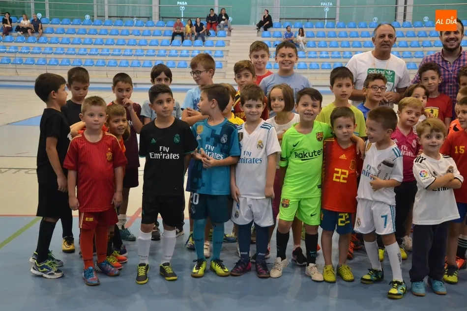 Foto 3 - La Escuela Municipal de F&uacute;tbol Sala arranca la temporada con todas las plazas cubiertas  