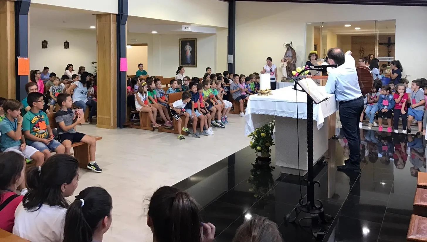 Foto 3 - El Salvador empieza el nuevo curso de catequesis con la gymkana &lsquo;Cambia el mundo&rsquo;  