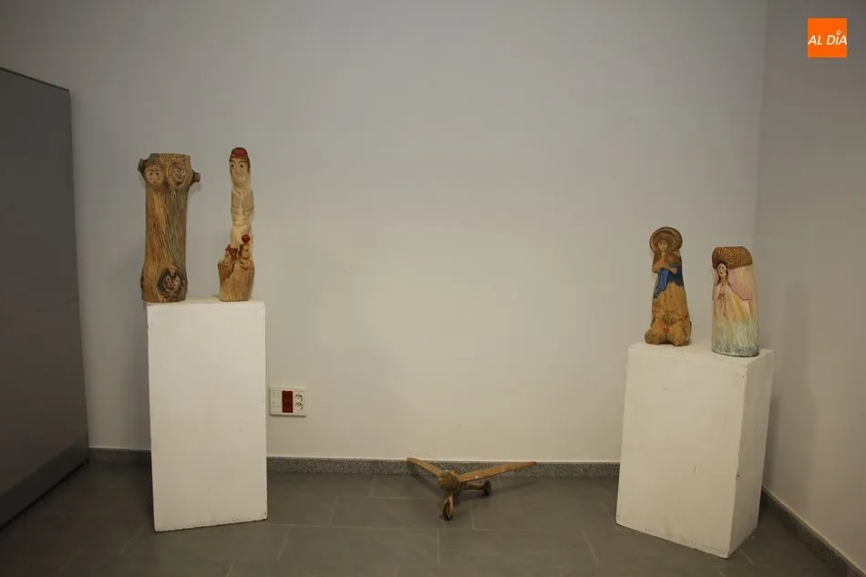 Foto 7 - Interesante muestra de talla sobre madera y piedra obra de Domingo Iglesias  