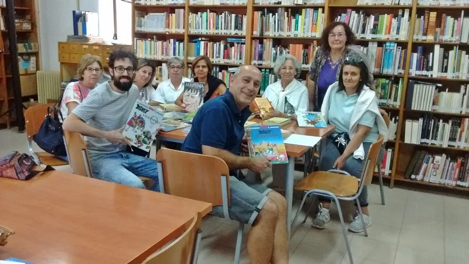 Participantes en la primera sesión del Club de Lectura SEDA, en la Biblioteca de Ledesma