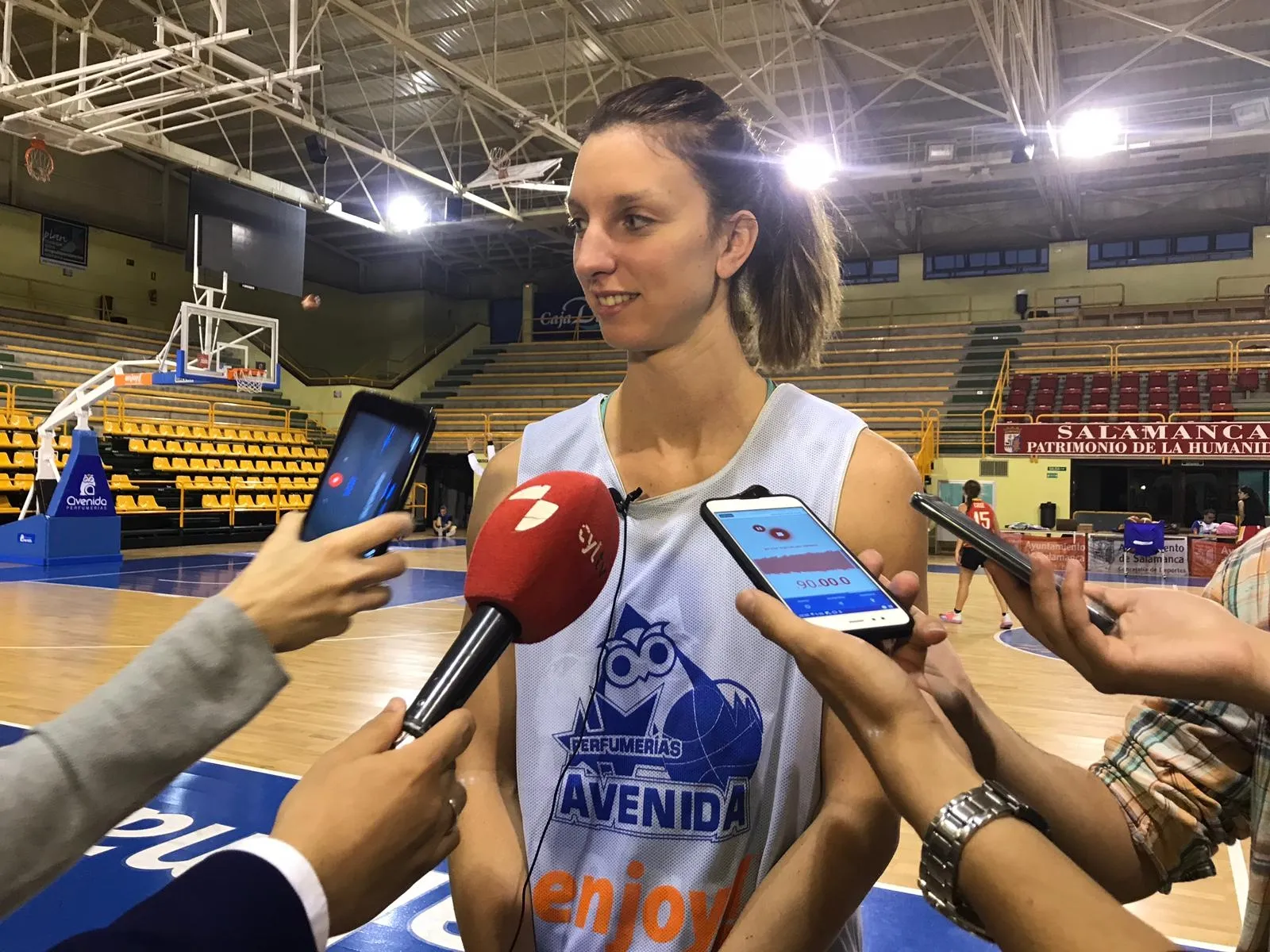 Foto 2 - Perfumer&iacute;as Avenida recupera a sus mundialistas espa&ntilde;olas, que lograron el bronce