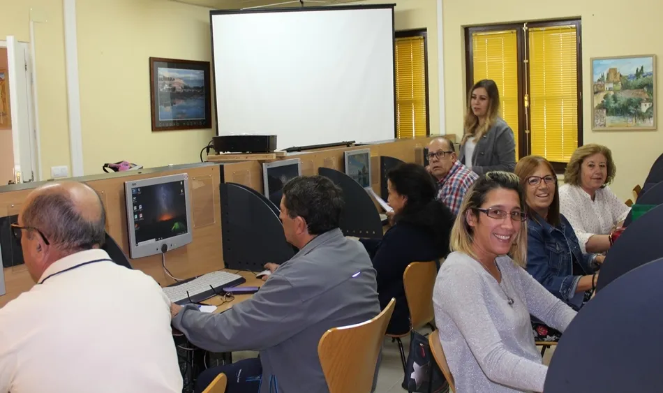 El Centro de Nuevas Tecnologías pone en marcha sus cursos con 57 alumnos  