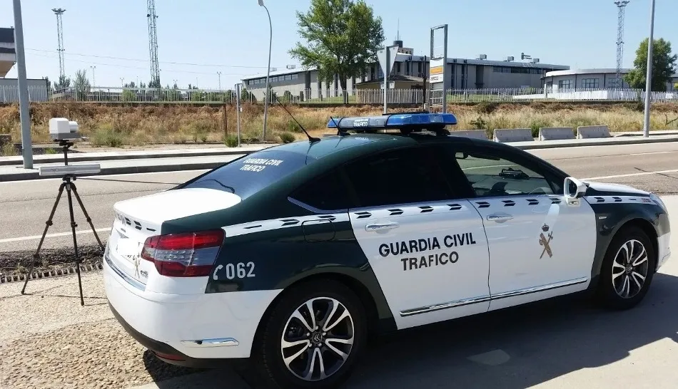 Foto 2 - Detenido por circular a 190 kil&oacute;metros por hora en la carretera de Vecinos a Linares